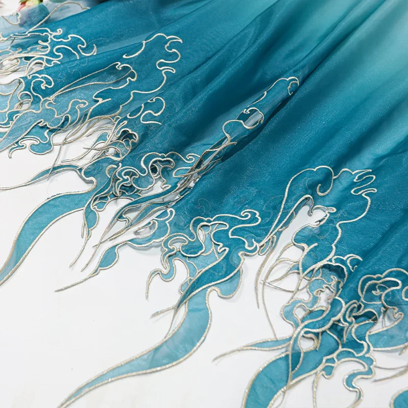 Embroidery Design - قماش تدرج اللون بتطريز على الطراز