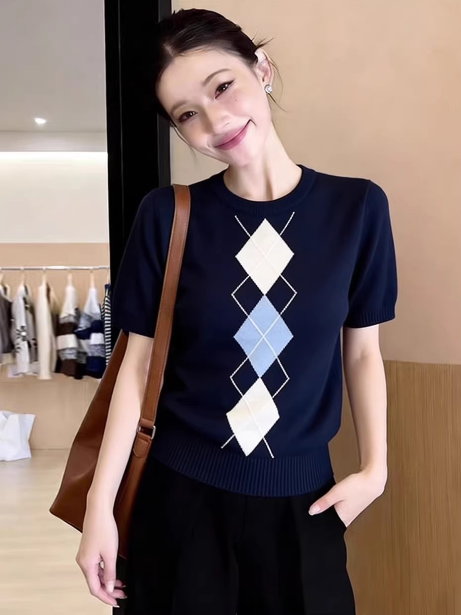Embroidery Unique Design - تصميم فريد: بلوزة نسائية صيفية زرقاء