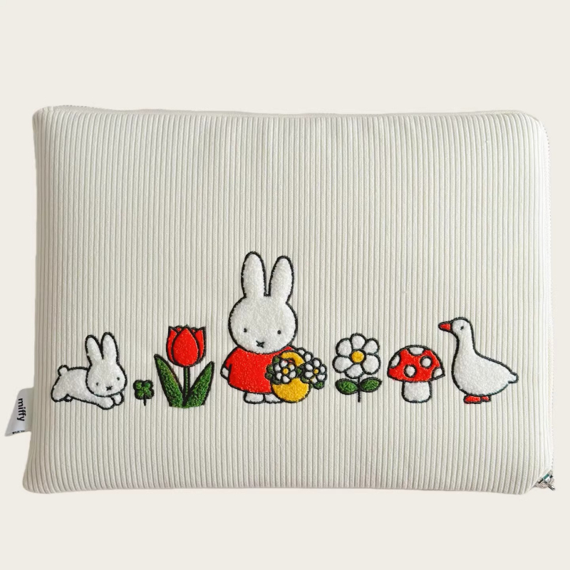 Embroidery Rabbit - حقيبة كمبيوتر بتصميم أرنب كرتوني كاواي