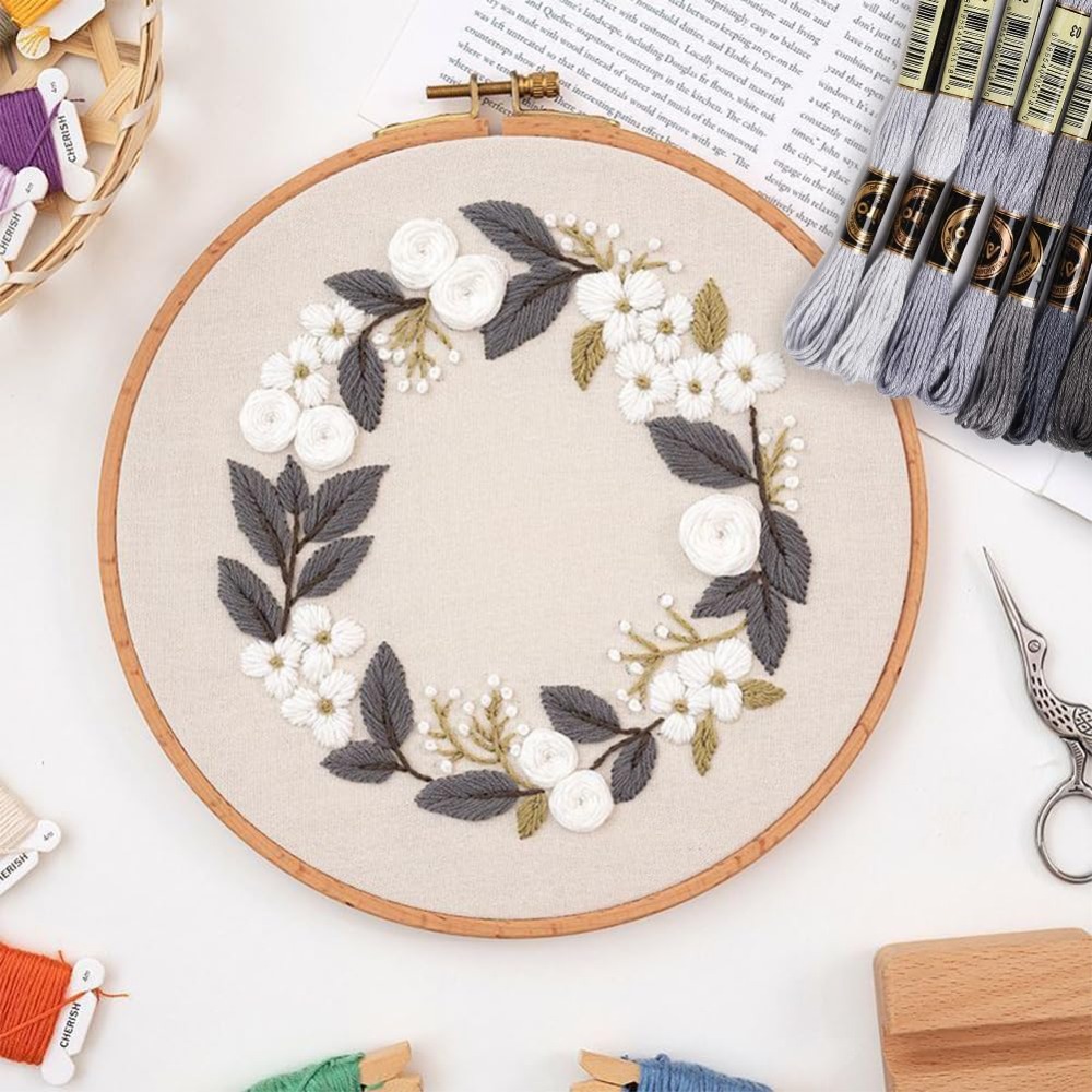 8 شلات 70 ياردة أساور الصداقة  - مراجعة Embroidery Yarn وسعره