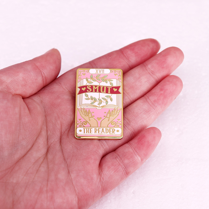 SMUT The Reader Book المينا دب - مراجعة Embroidery Wallet وسعره