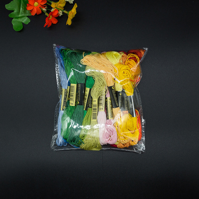 خيوط قطنية متعددة الألوان C 24 - مراجعة Embroidery Kit وسعره