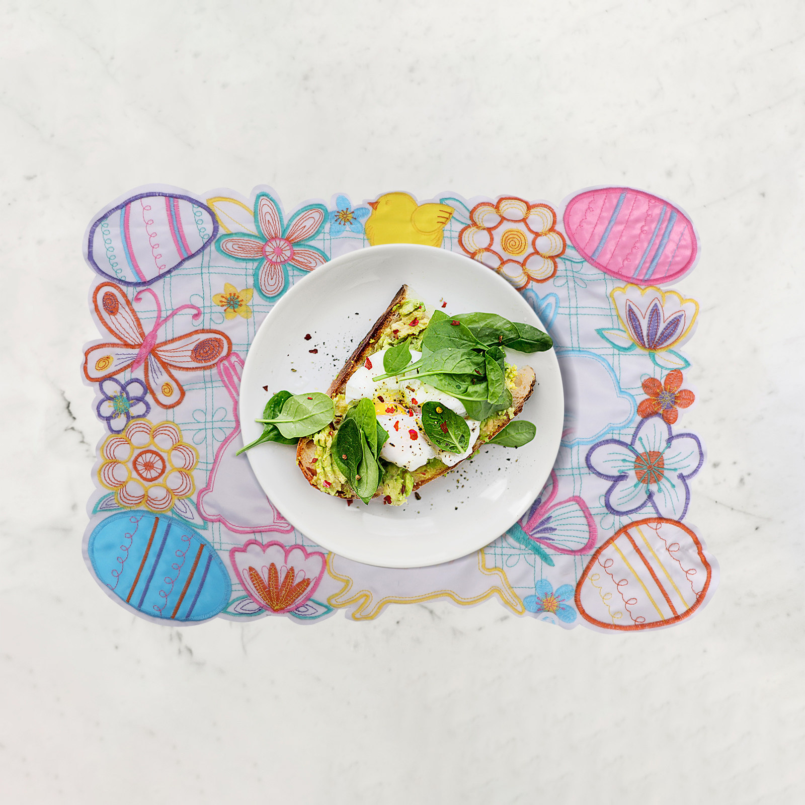 مفرش طاولة على شكل أرنب وبيضة  - مراجعة Embroidery Rabbit وسعره